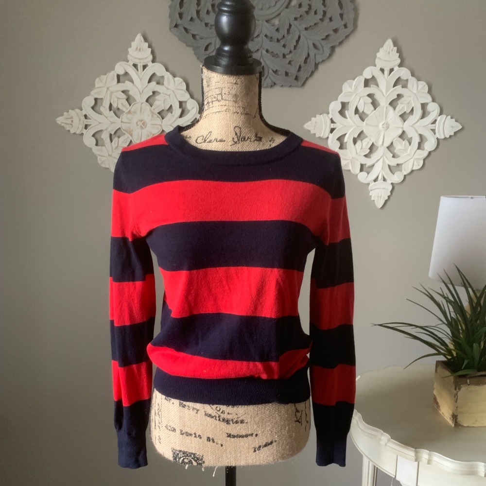 Navy and red sweater ❤️💙